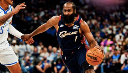 华体会体育中国官方网-爆大冷！骑士无缘13分大逆转：全场开心欢呼，哈登空砍30+6+8