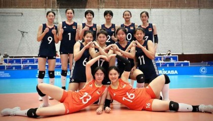 APP下载-副攻“转正”了，中国U19女排3-0智利取世锦赛两连胜，今晚对日本