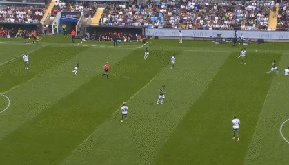 网页版登录入口-瑞典超半场：迪比亚特单刀破门，哥德堡盖斯1-0哈马比